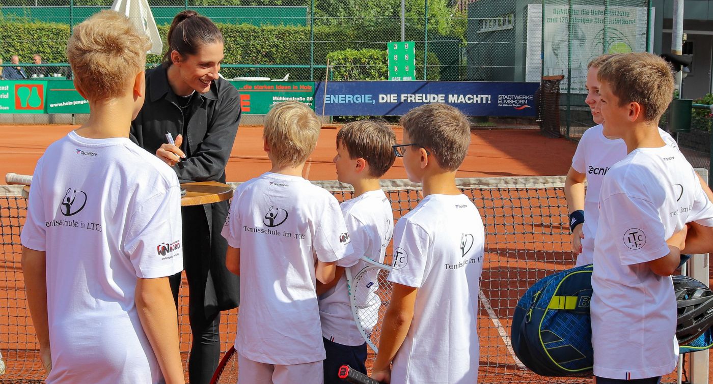 Autogrammstunde mit Andrea Petkovic